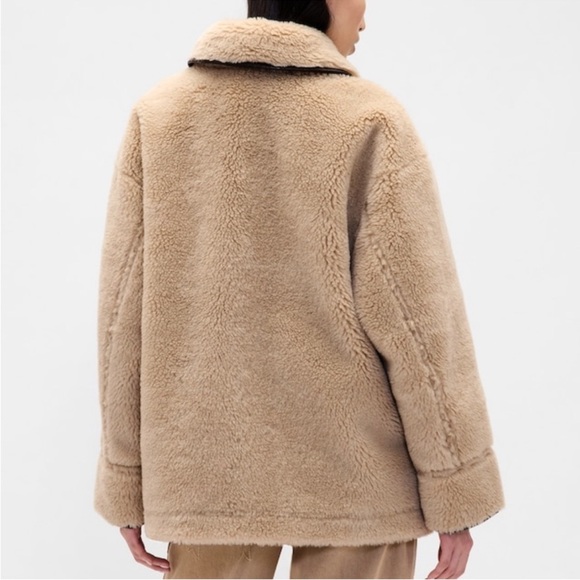 GAP x Sandy Liang Reversible Vegan Leather Sherpa Jacket - Picture 3 of 11